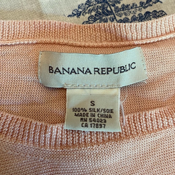 SOLD Banana Republic 100% Silk Sweater - Picture 2 of 2